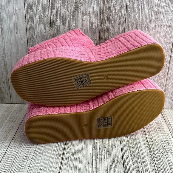 NWOT SHUZIA Curve Toe Padded Single Band Wedge Slide Sandals - Picture 6 of 9